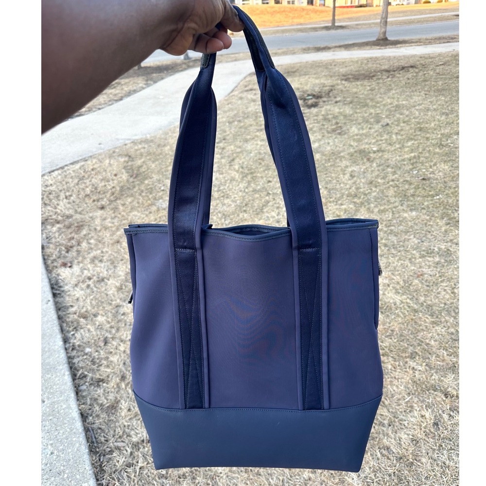Caraa x Athleta Everyday Vinyasa Tote Navy Blue Gym Bag NWT - Picture 14 of 16